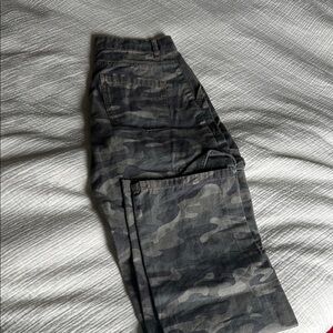 Sincerely Jules Green and Cream Straight Leg Pants